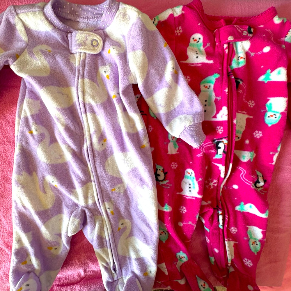 Two carters pajamas footies.
